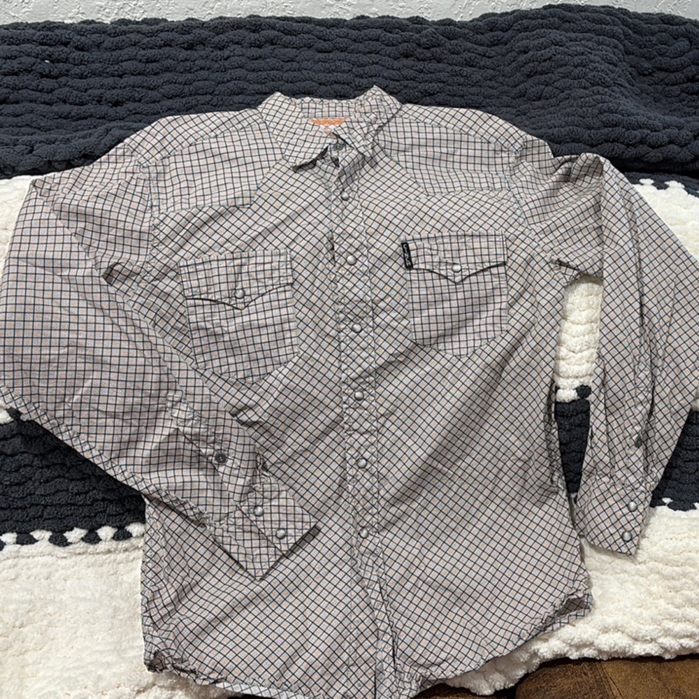 Cinch Men’s Button-Down Shirt in White and Navy Plaid